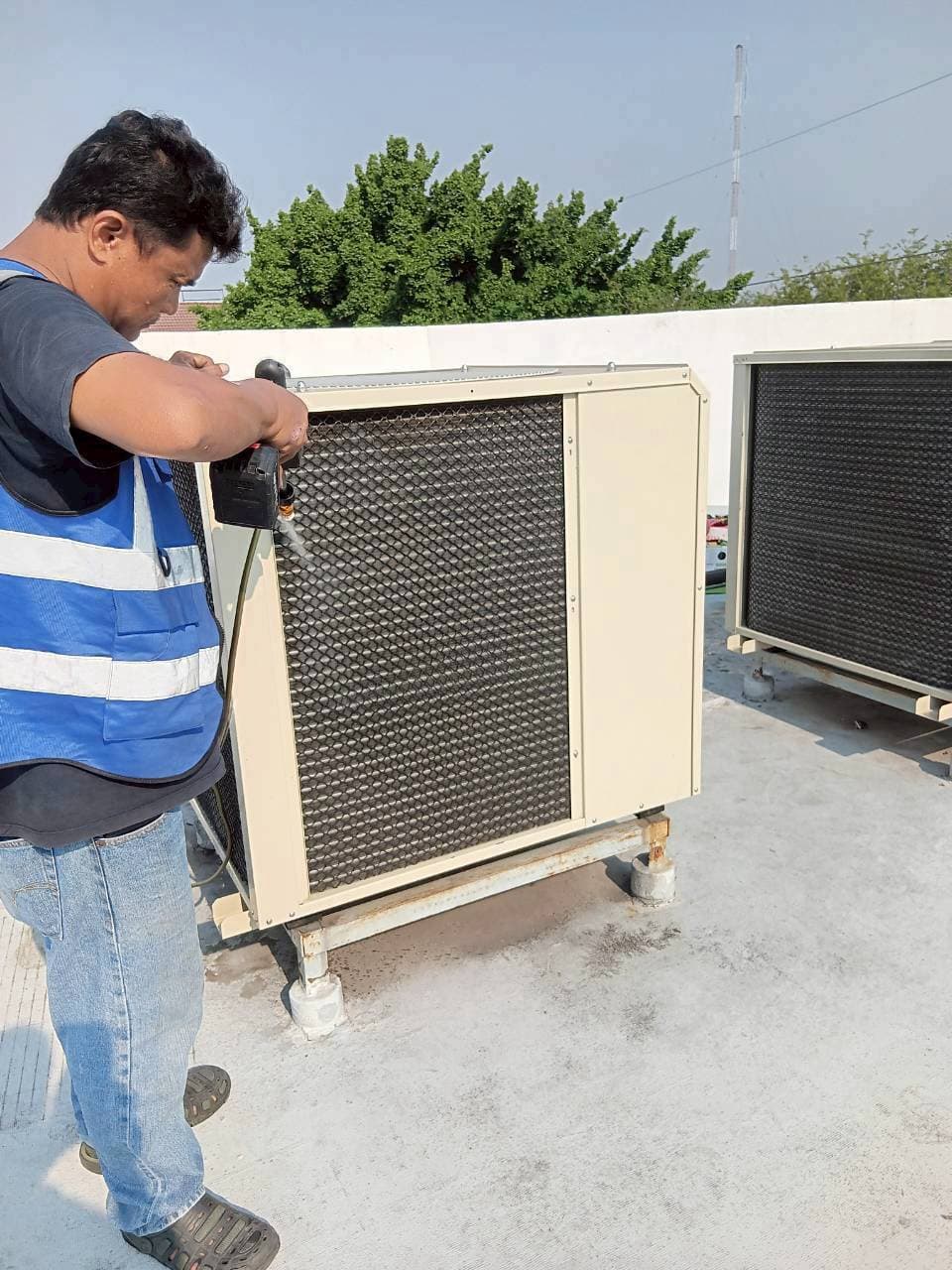 Rooftop condensing units — 2