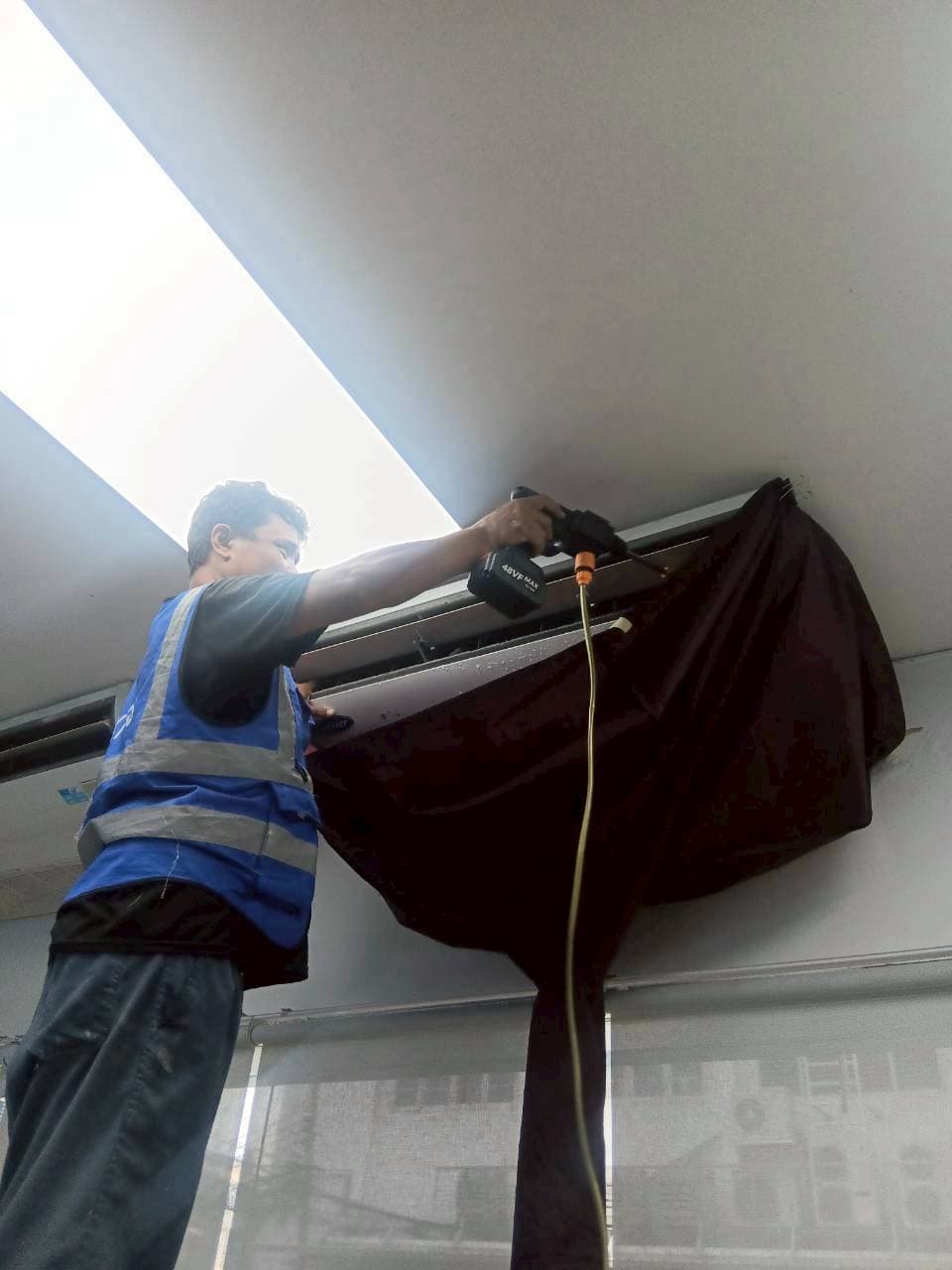 Cleaning indoor units without the mess — 2