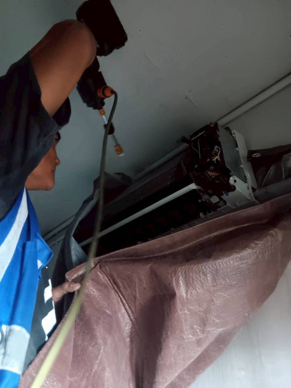 Cleaning indoor units without the mess — 3