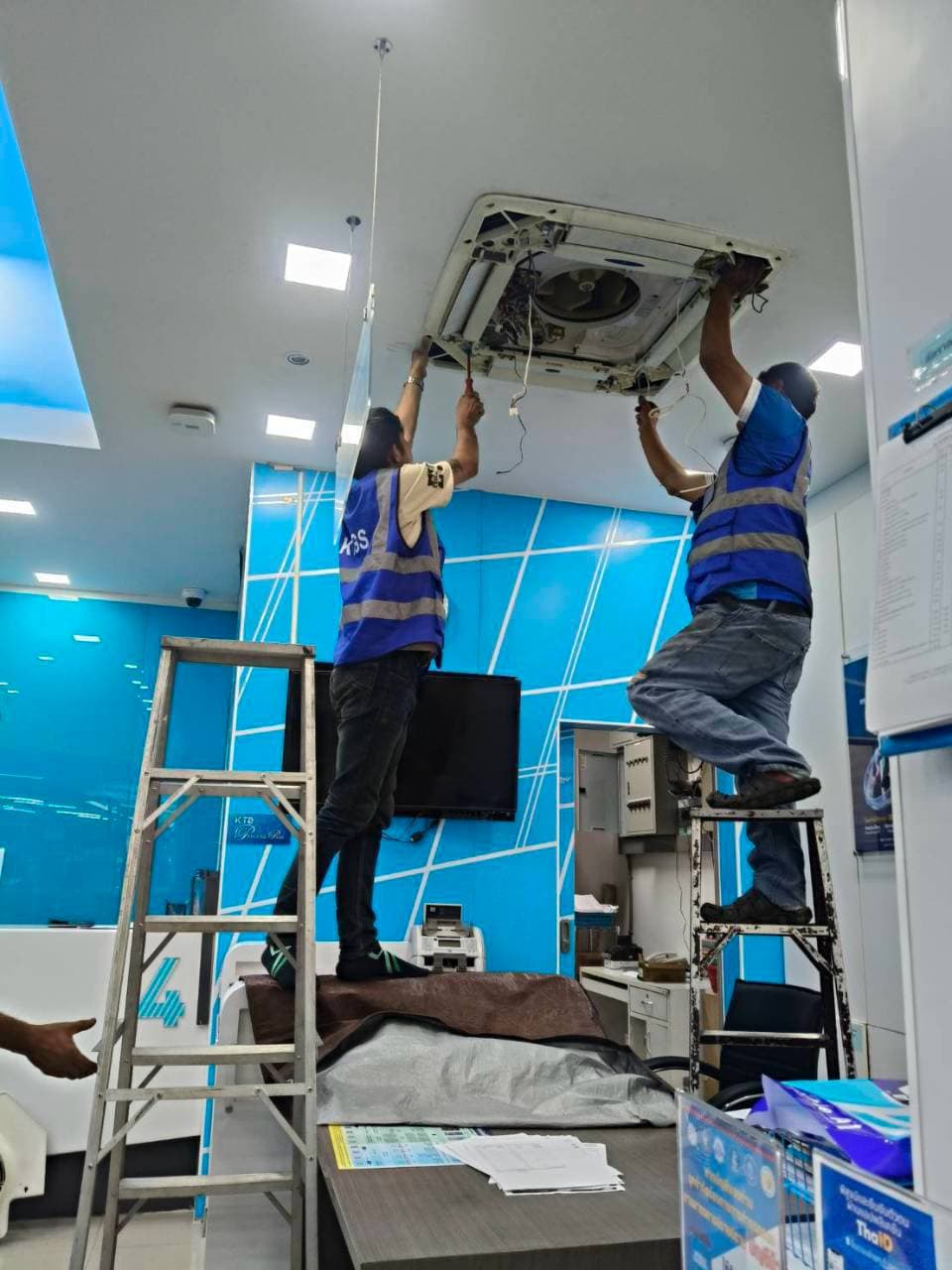 Cleaning indoor units without the mess — 5