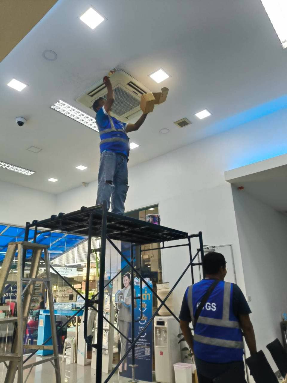 Cleaning indoor units without the mess — 7