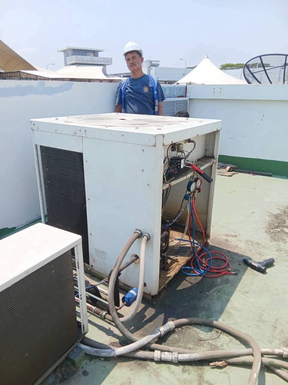 Rooftop condensing units — 4